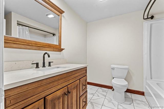 3719 Old Creek Road, Troy, MI 48084
