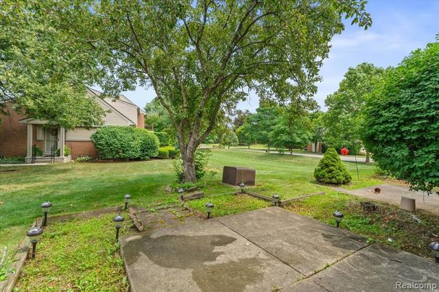 3719 Old Creek Road, Troy, MI 48084