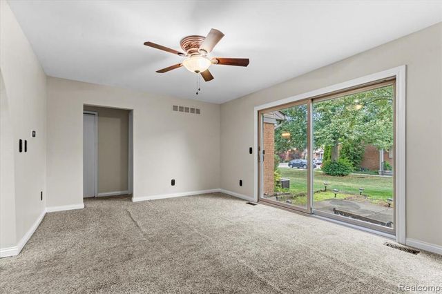 3719 Old Creek Road, Troy, MI 48084