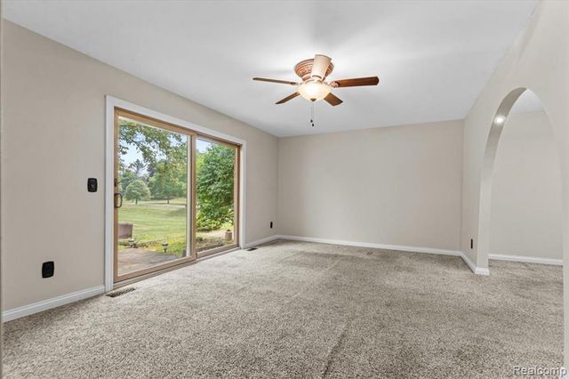 3719 Old Creek Road, Troy, MI 48084