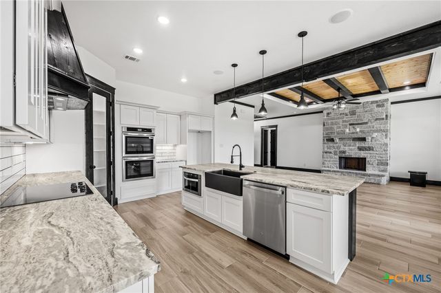 11151 Golden Eagle Avenue, Salado, TX 76571