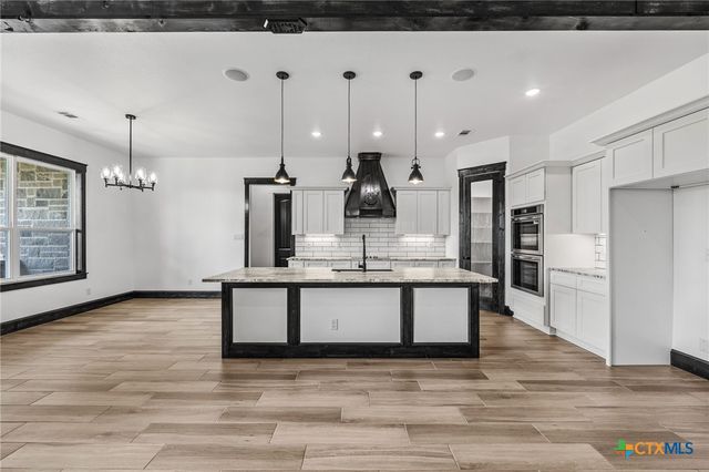 11151 Golden Eagle Avenue, Salado, TX 76571