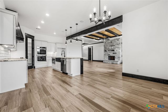 11151 Golden Eagle Avenue, Salado, TX 76571