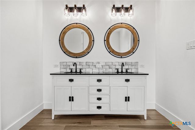 11151 Golden Eagle Avenue, Salado, TX 76571