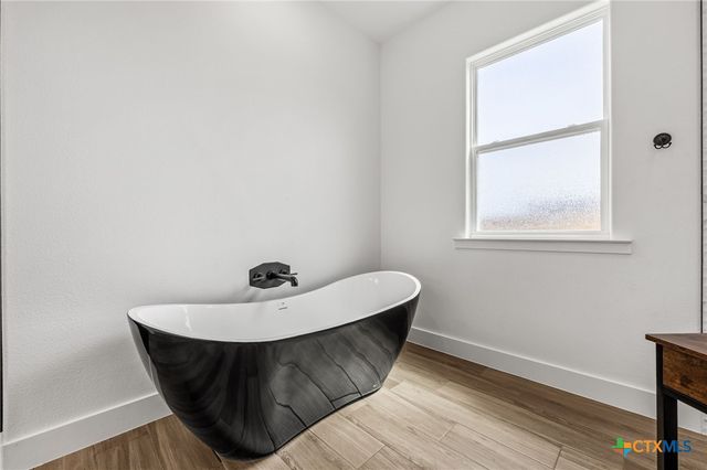 11151 Golden Eagle Avenue, Salado, TX 76571