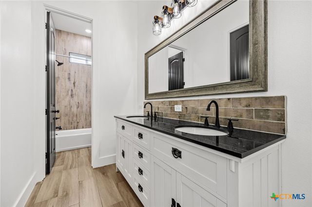 11151 Golden Eagle Avenue, Salado, TX 76571