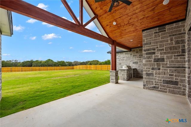 11151 Golden Eagle Avenue, Salado, TX 76571