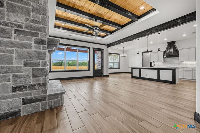 11151 Golden Eagle Avenue, Salado, TX 76571