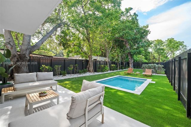 53 NW 52nd St, Miami, FL 33127