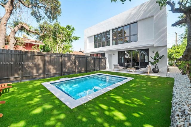 53 NW 52nd St, Miami, FL 33127
