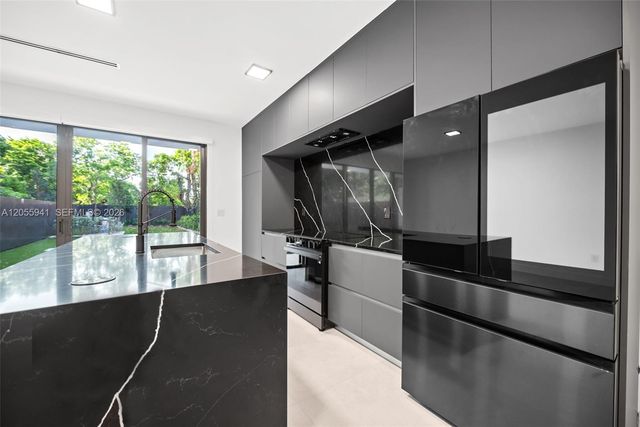 53 NW 52nd St, Miami, FL 33127