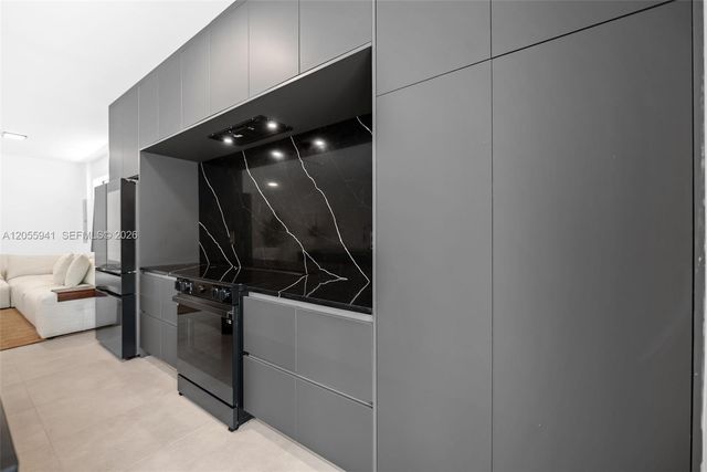 53 NW 52nd St, Miami, FL 33127