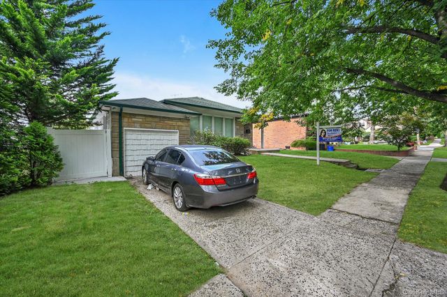 20911 85th Avenue, Hollis Hills, NY 11427