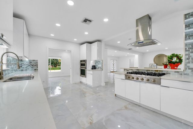 200 N Hibiscus Dr, Miami Beach, FL 33139