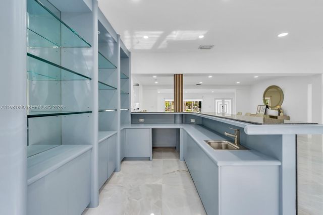 200 N Hibiscus Dr, Miami Beach, FL 33139