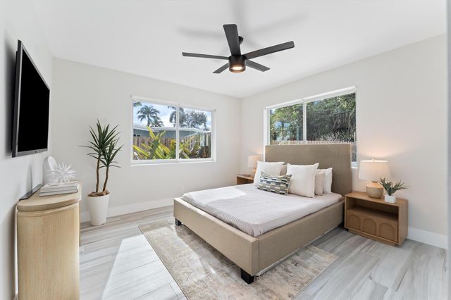 1532 NE 28 Drive, Wilton Manors, FL 33334