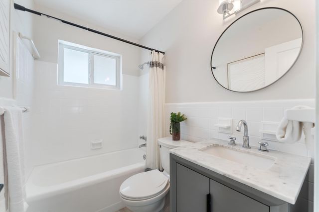 1532 NE 28 Drive, Wilton Manors, FL 33334