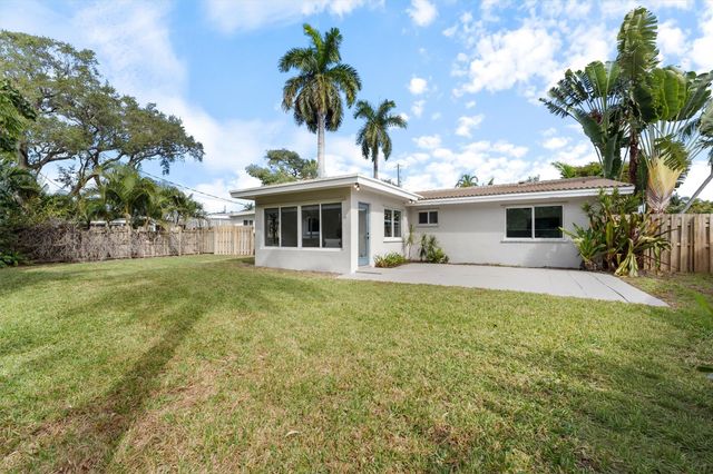 1532 NE 28 Drive, Wilton Manors, FL 33334