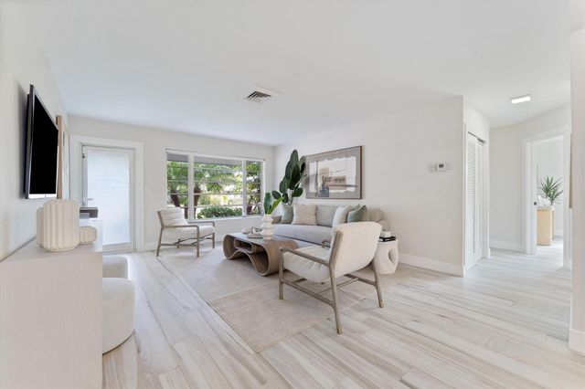 1532 NE 28 Drive, Wilton Manors, FL 33334