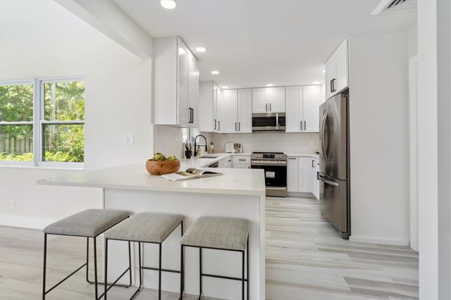 1532 NE 28 Drive, Wilton Manors, FL 33334