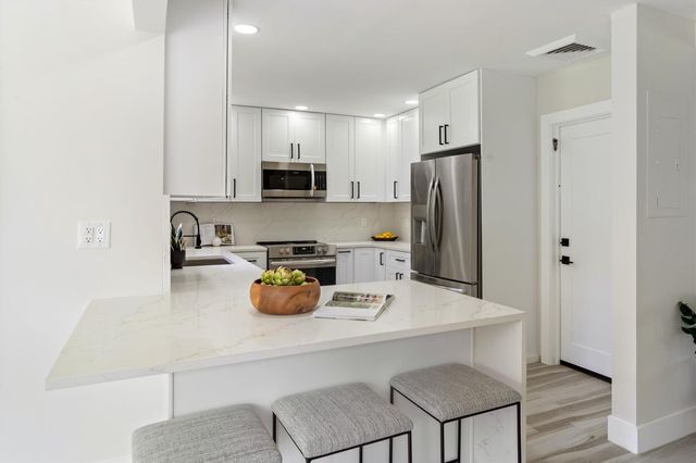 1532 NE 28 Drive, Wilton Manors, FL 33334