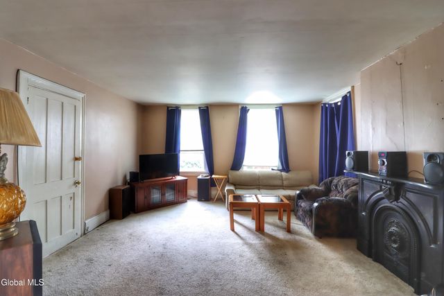 694 4th Avenue, Troy, NY 12182