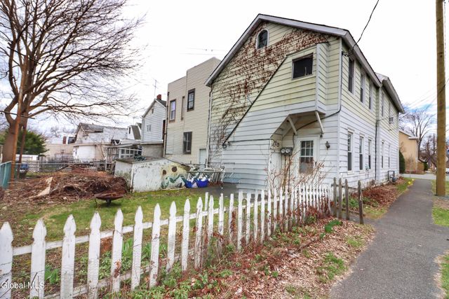 694 4th Avenue, Troy, NY 12182