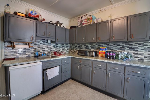 694 4th Avenue, Troy, NY 12182