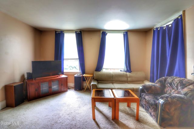 694 4th Avenue, Troy, NY 12182