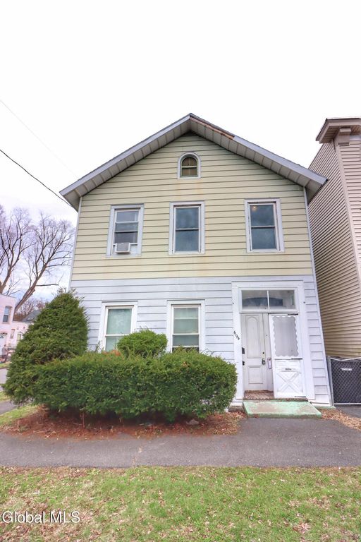 694 4th Avenue, Troy, NY 12182