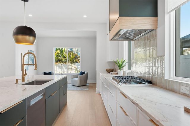 4113 W NEPTUNE STREET, Tampa, FL 33629