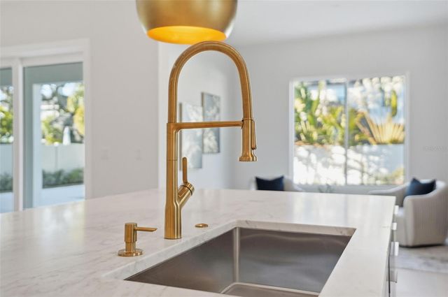 4113 W NEPTUNE STREET, Tampa, FL 33629