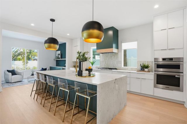 4113 W NEPTUNE STREET, Tampa, FL 33629