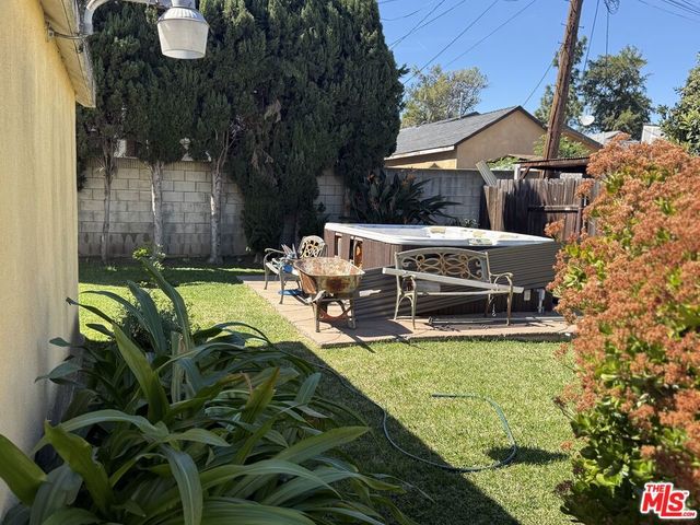 4915 10th Avenue, Los Angeles, CA 90043