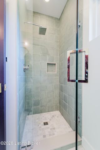 2803 Rivers Edge Rd, Louisville, KY 40222