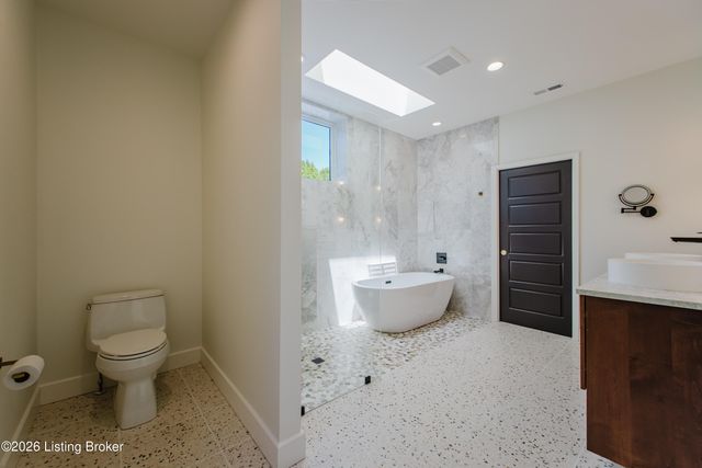 2803 Rivers Edge Rd, Louisville, KY 40222