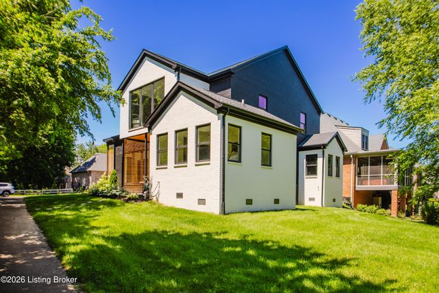 2803 Rivers Edge Rd, Louisville, KY 40222