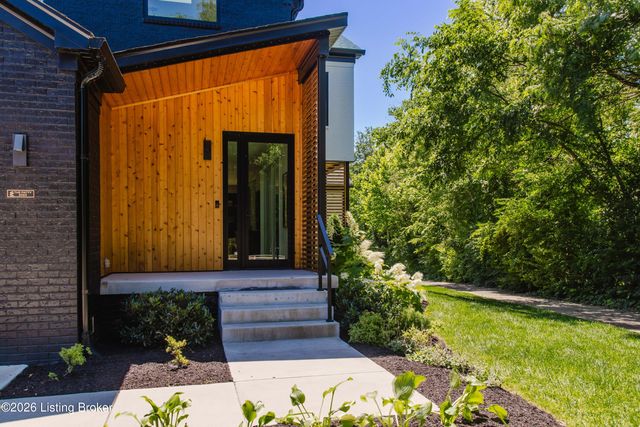 2803 Rivers Edge Rd, Louisville, KY 40222