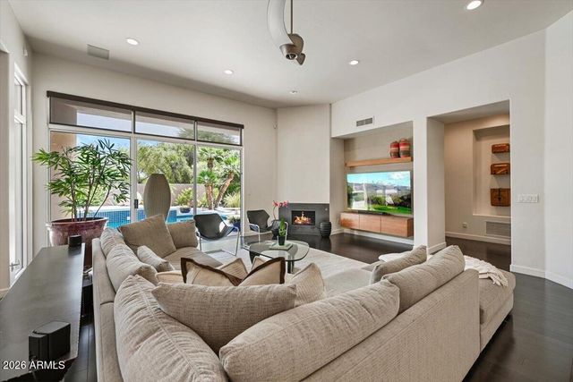 7124 E FOOTHILL Drive, Paradise Valley, AZ 85253