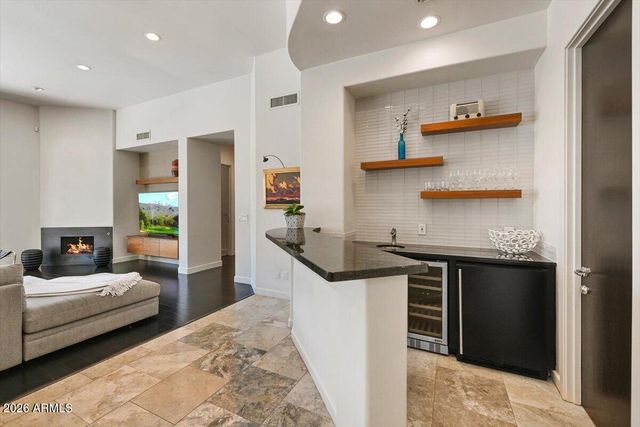 7124 E FOOTHILL Drive, Paradise Valley, AZ 85253