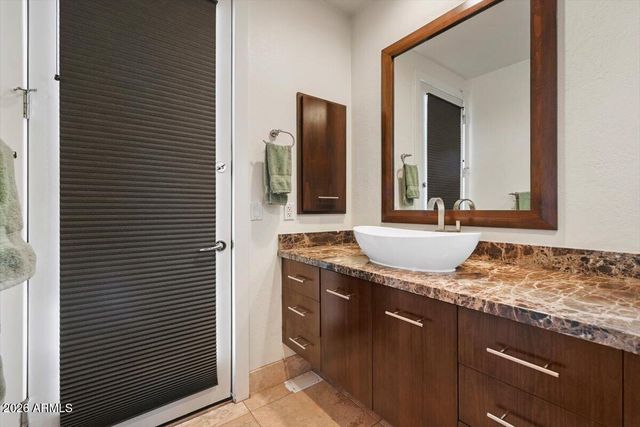 7124 E FOOTHILL Drive, Paradise Valley, AZ 85253