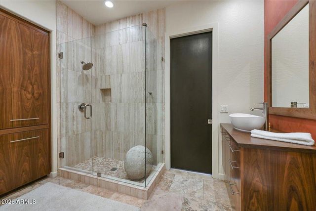 7124 E FOOTHILL Drive, Paradise Valley, AZ 85253