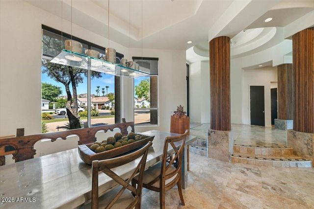 7124 E FOOTHILL Drive, Paradise Valley, AZ 85253