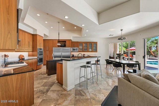 7124 E FOOTHILL Drive, Paradise Valley, AZ 85253