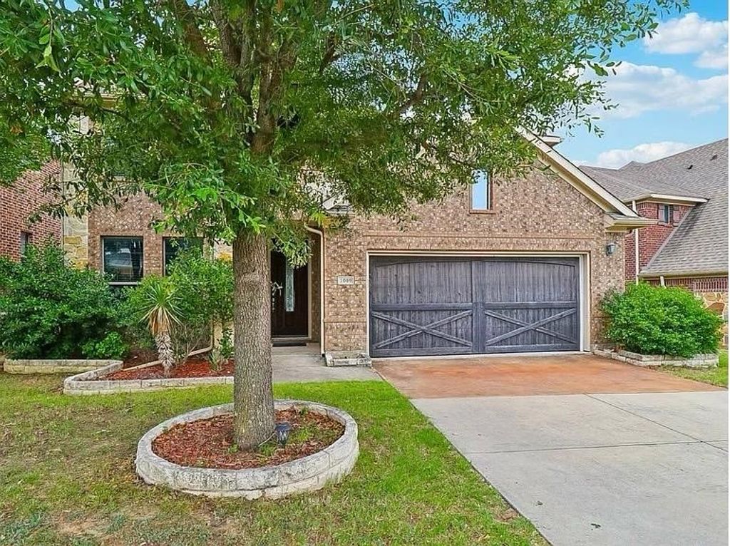 1009 CHICKASAW Drive, Carrollton, TX 75010 — exterior
