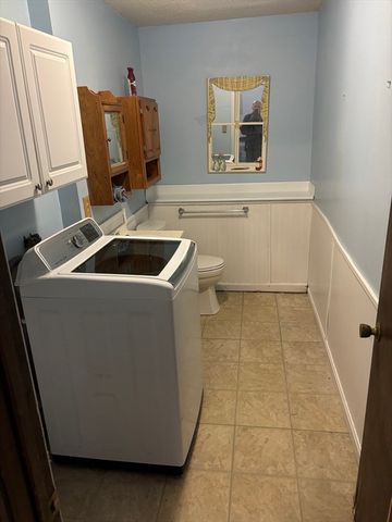 74 Hillside Ave, Falmouth, MA 02556