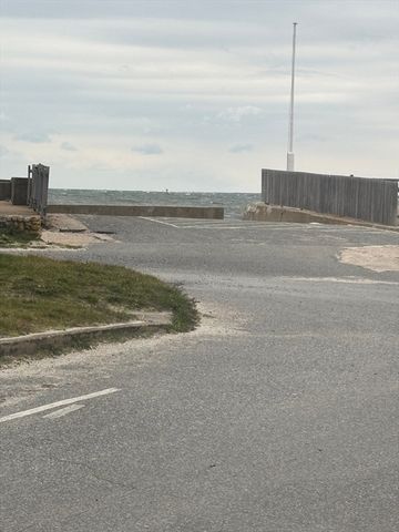 74 Hillside Ave, Falmouth, MA 02556