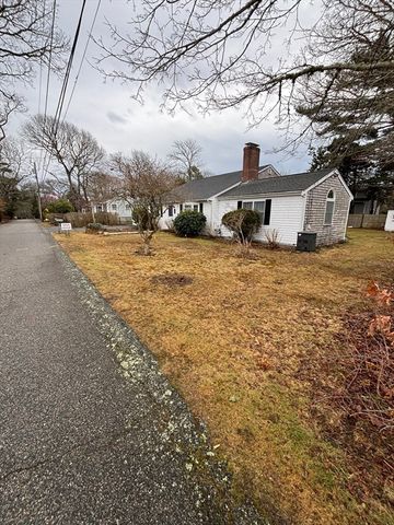 74 Hillside Ave, Falmouth, MA 02556