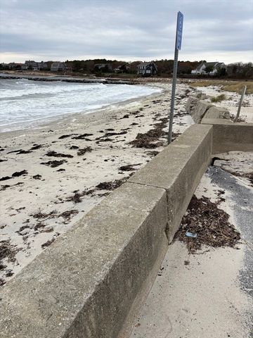 74 Hillside Ave, Falmouth, MA 02556