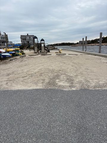 74 Hillside Ave, Falmouth, MA 02556